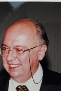 Tomur Bayer