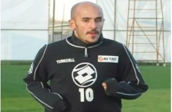 Altan Sayın portresi