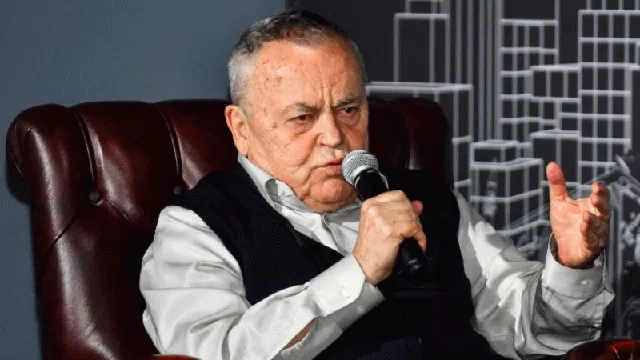 Yalçın Bayer portresi