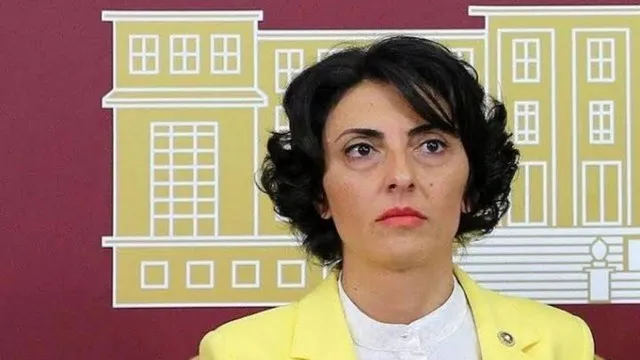 Nurhayat Altaca Kayışoğlu portresi