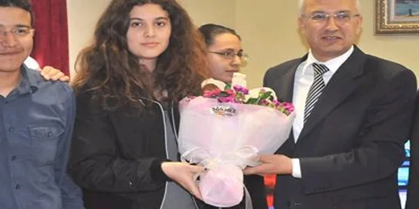 Solmaz Belül portresi