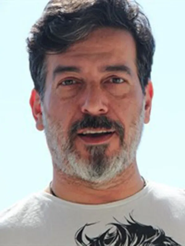 Cüneyt Sayıl portresi