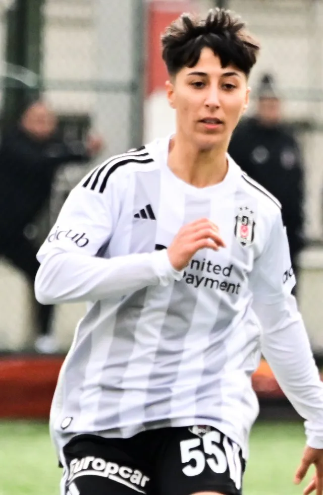 Elif Keskin portresi