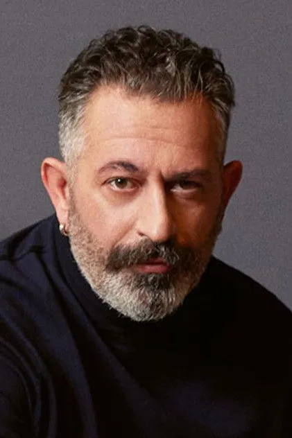 Cem Yılmaz portresi