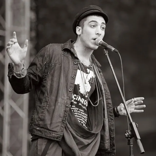 Can Bonomo portresi