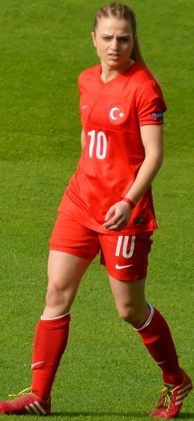 Melike Pekel portresi
