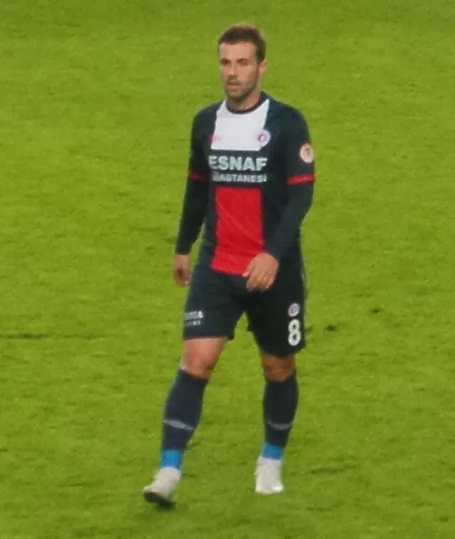 Kenan Karışık portresi