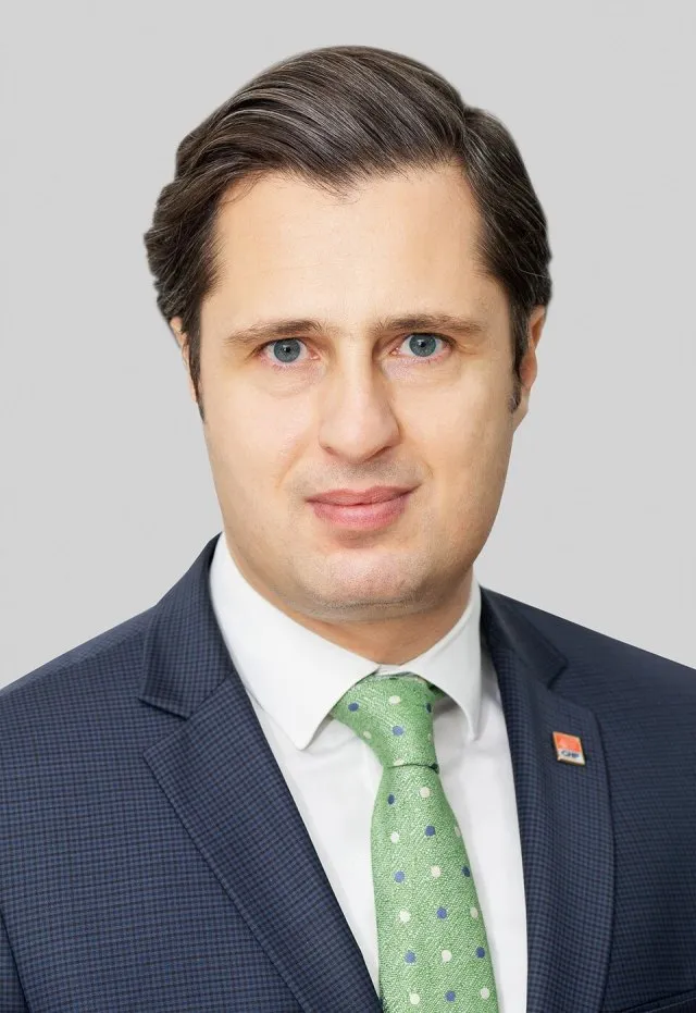 Deniz Yücel (siyasetçi) portresi
