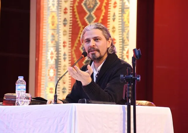 Cenk Enes Özer portresi