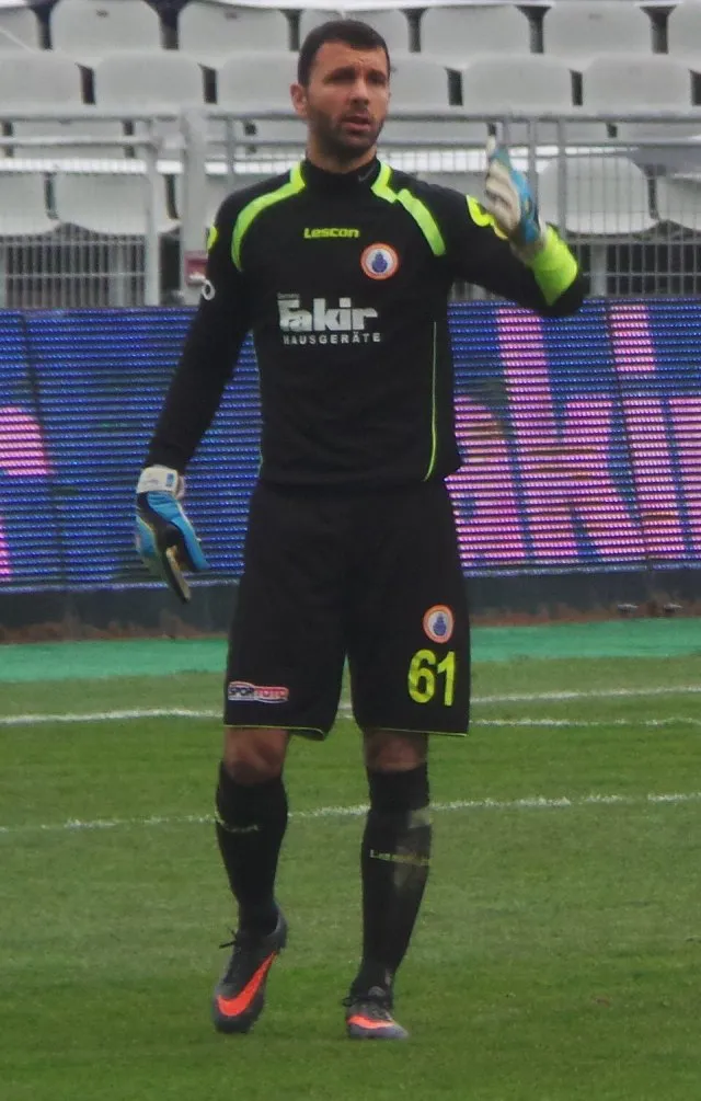 Oğuzhan Bahadır portresi