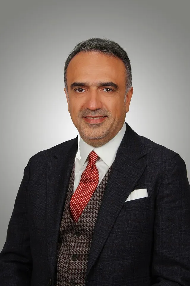 Cuma İçten portresi