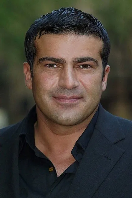 Tamer Hassan portresi