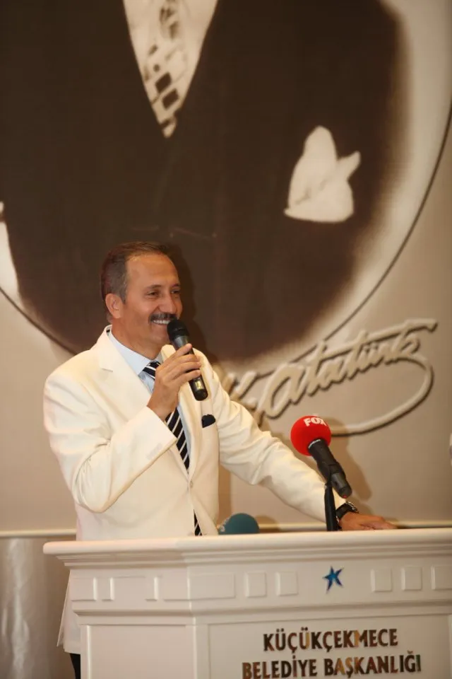 Aziz Yeniay portresi