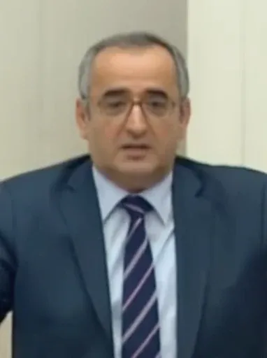 Haydar Akar portresi