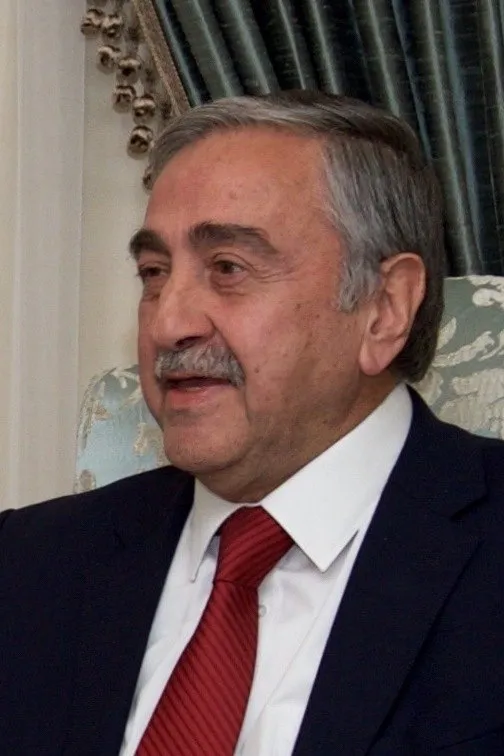 Mustafa Akıncı portresi