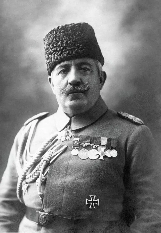 Ahmet İzzet Furgaç portresi