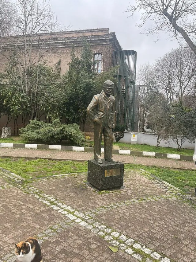 Özdemir Asaf portresi