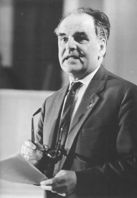 Ernst Engelberg portresi