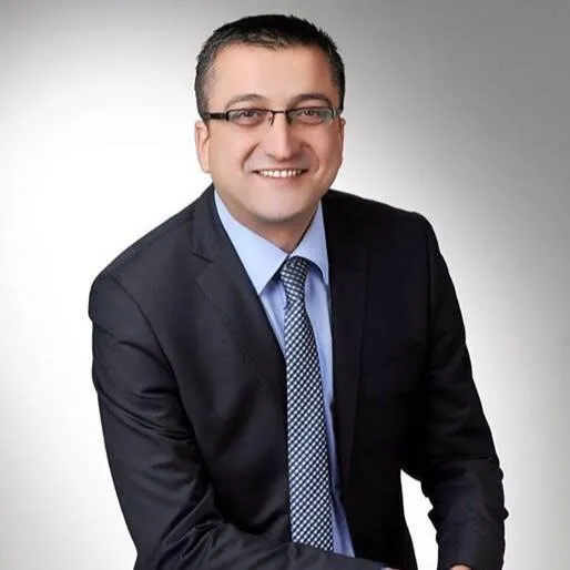 Bülent Öz portresi