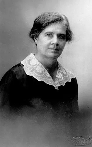 Anna Haava portresi