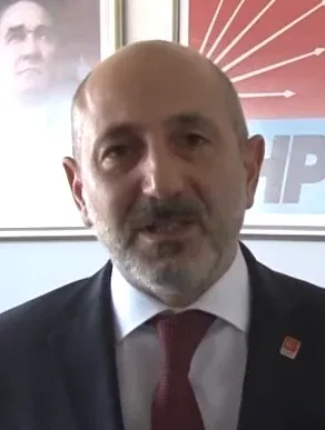 Ali Öztunç portresi