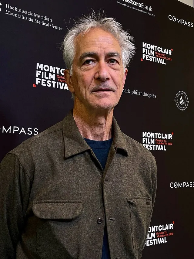 David Strathairn portresi