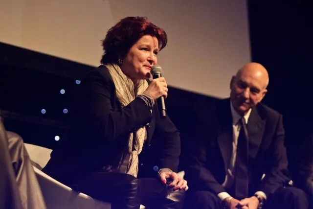 Kate Mulgrew portresi