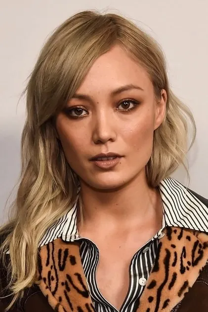 Pom Klementieff portresi