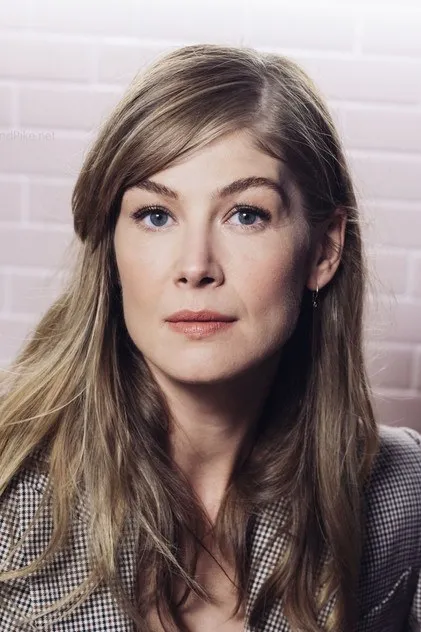 Rosamund Pike portresi