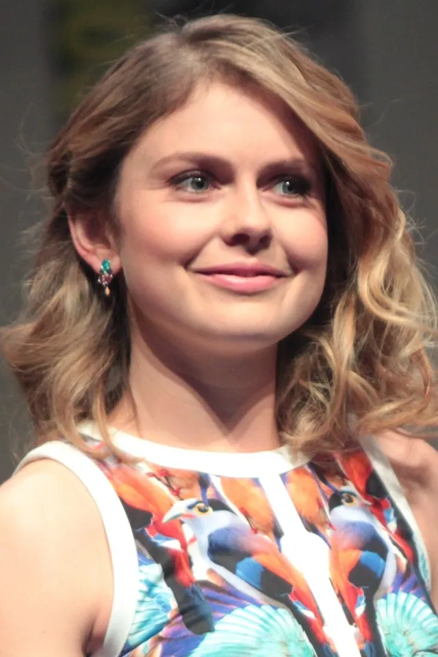 Rose McIver portresi