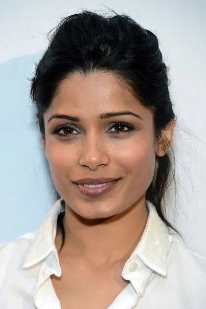 Freida Pinto portresi