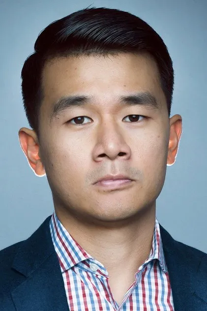 Ronny Chieng portresi