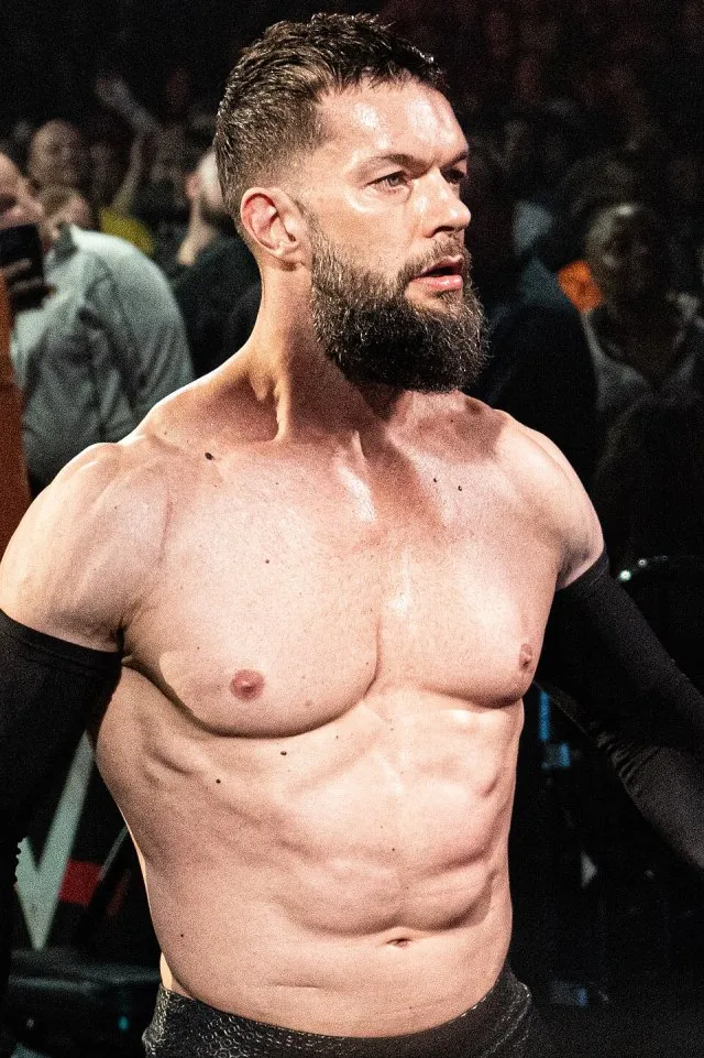 Finn Bálor portresi