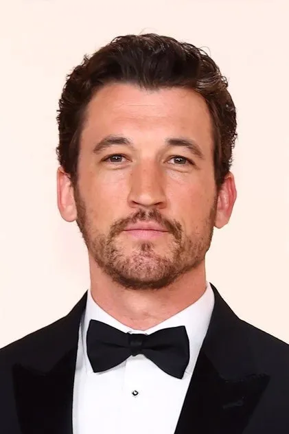 Miles Teller portresi