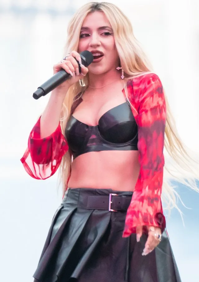 Ava Max portresi
