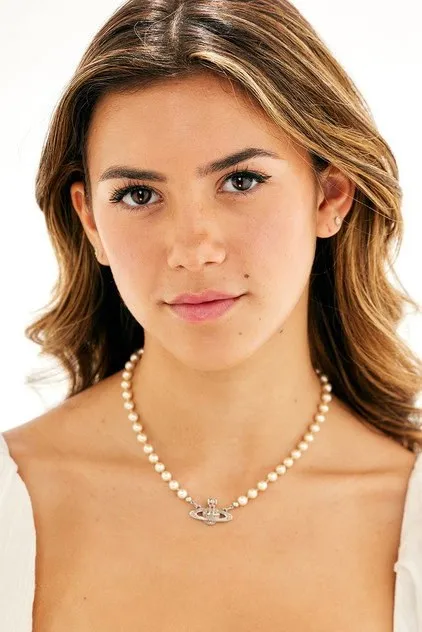 Scarlett Estevez portresi