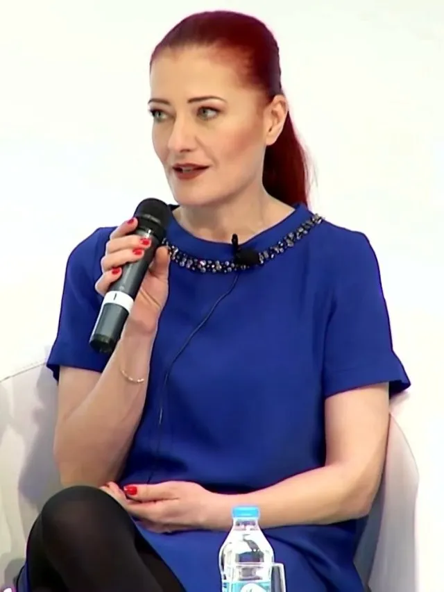 Candan Erçetin portresi