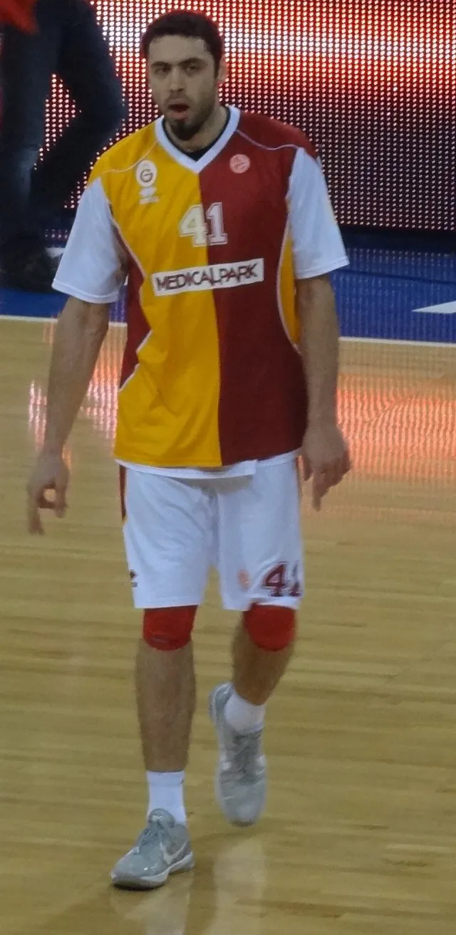 Cevher Özer portresi
