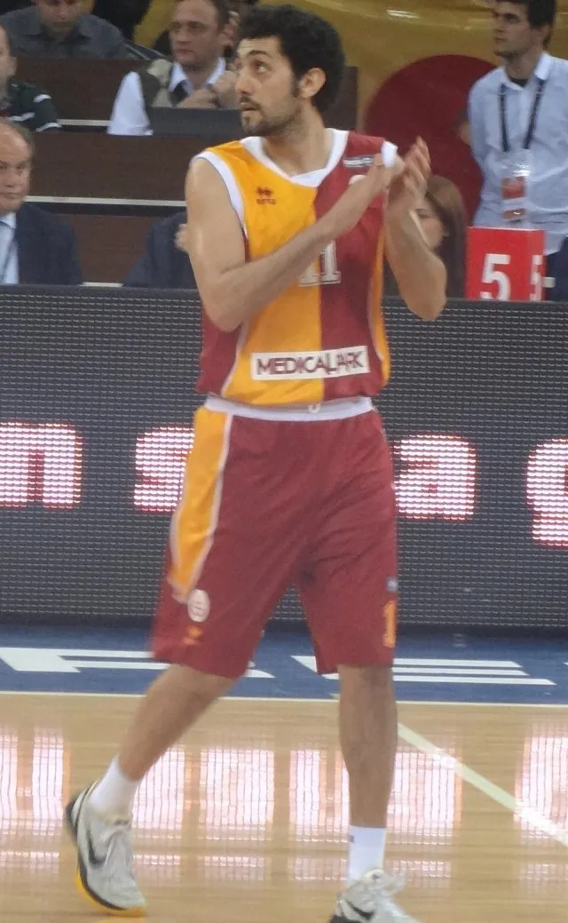 Tutku Açık portresi