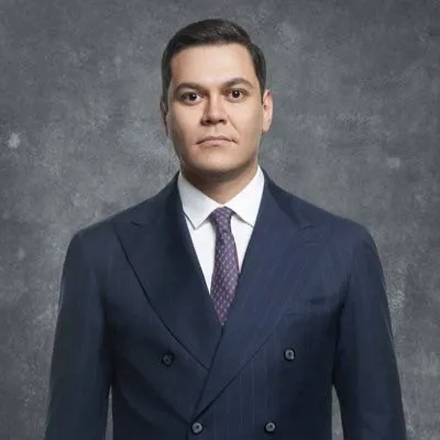 Oğuz Alper Öktem portresi