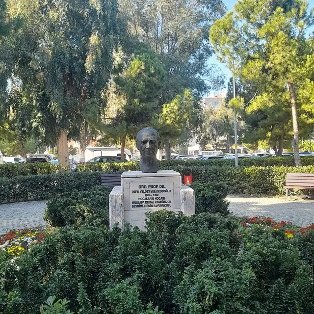 Hıfzı Veldet Velidedeoğlu portresi