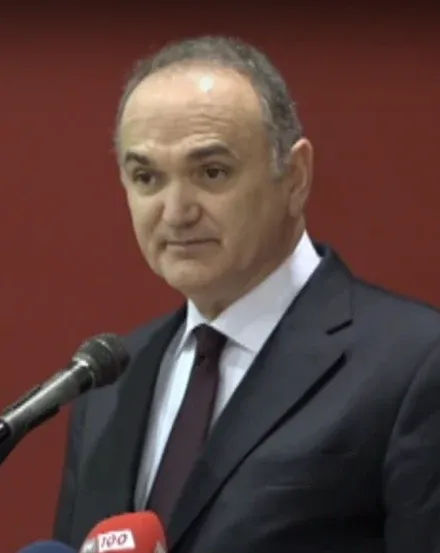 Faruk Özlü portresi