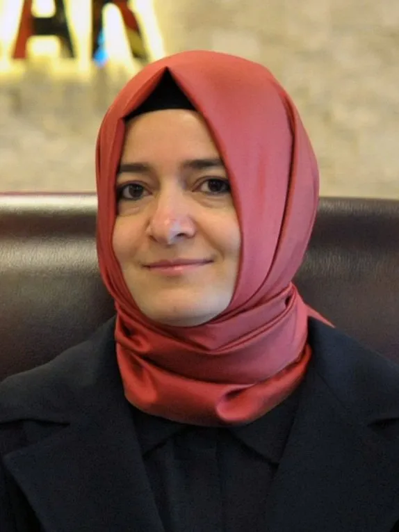 Fatma Betül Sayan Kaya portresi