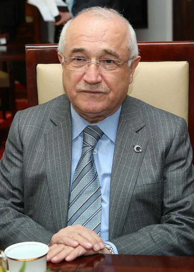 Cemil Çiçek portresi
