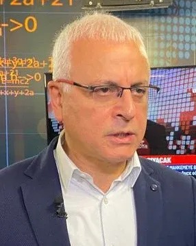 Merdan Yanardağ portresi