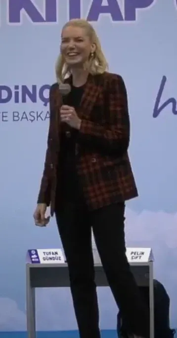 Pelin Çift portresi