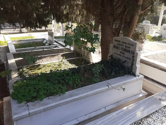 Semiha Es portresi