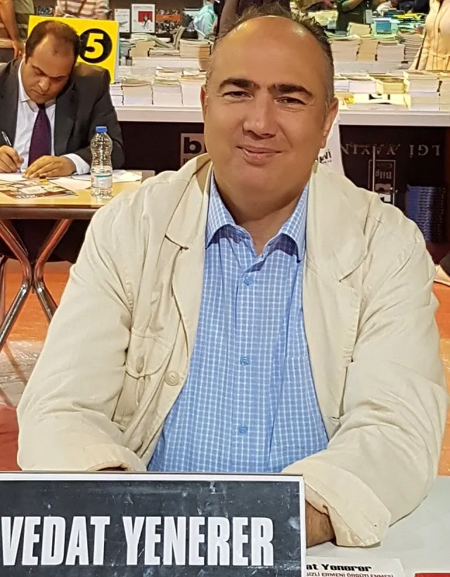Vedat Yenerer portresi
