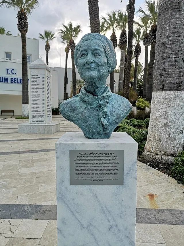 Mualla Eyuboğlu portresi
