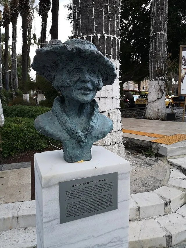 Semiha Berksoy portresi